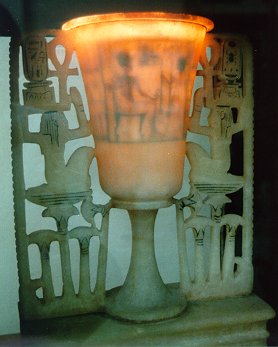 Chalice-shaped lamp