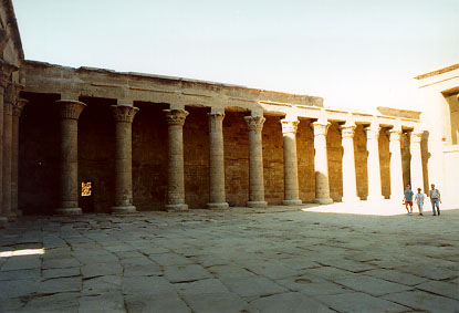 Courtyard columns