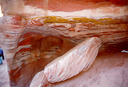 Sandstone coloration